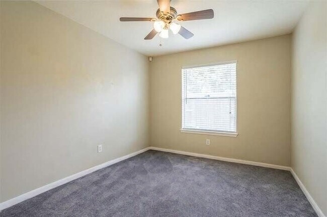 Building Photo - 221 Armand Bay Dr