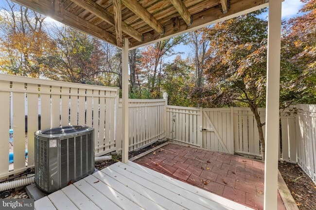 Building Photo - 1644 Fieldthorn Dr