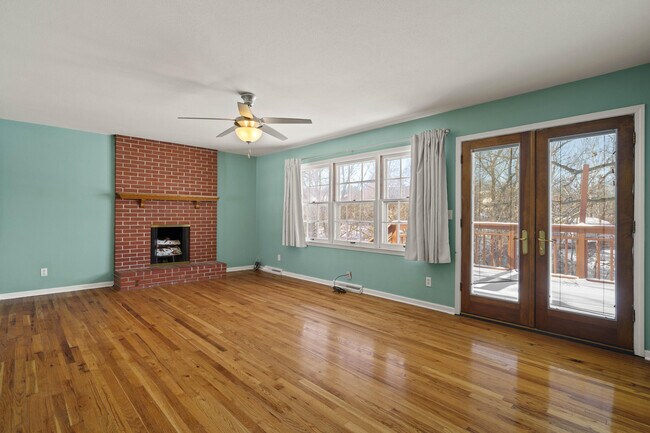 Building Photo - 2218 Bluff Blvd