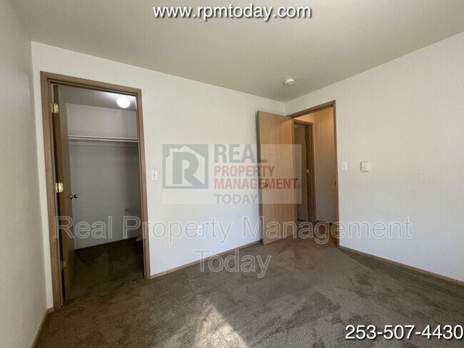 Building Photo - 3810 22nd Ave SE