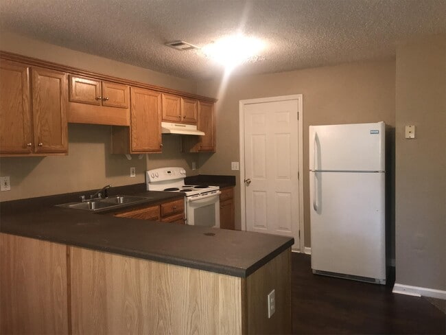 Building Photo - 6035 Creekerton Blvd