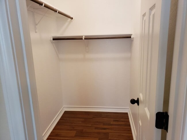 Building Photo - Town home for rent