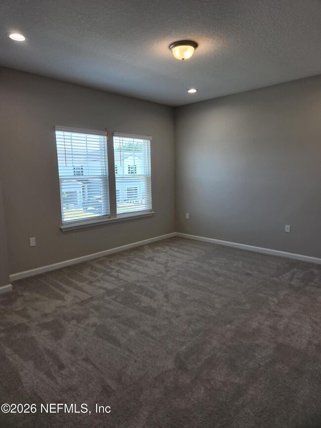 Building Photo - 118 Pinebury Ln