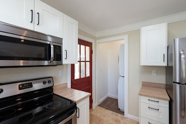 Building Photo - 2615 W Main St