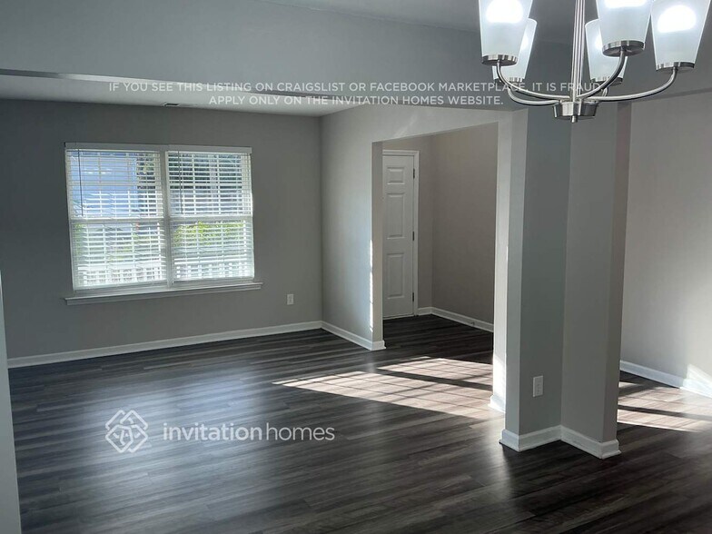 Building Photo - 216 Pebblestone Dr