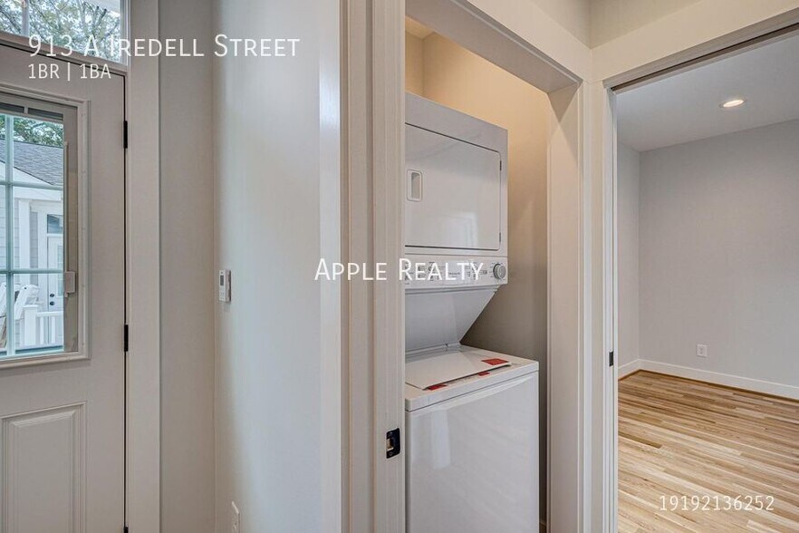 Building Photo - 913 Iredell St