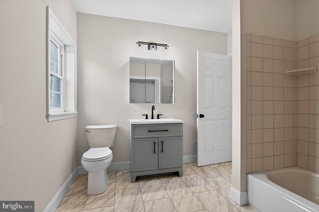 Building Photo - 32 Rosewood Rd