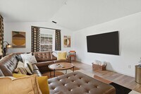 Building Photo - 1405 Camellia Dr