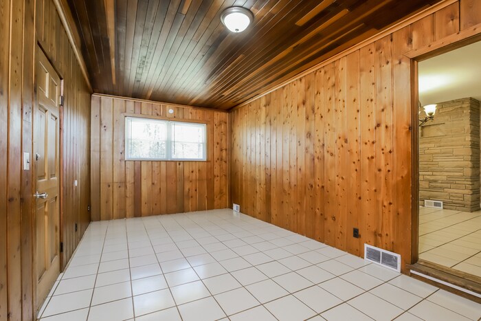 Building Photo - 5140 Sunrise Terrace