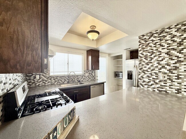 Building Photo - AVAILABLE NOW!! GORGEOUS 3 Bedroom 3 Bathroom Condo Rancho Mirage!!!
