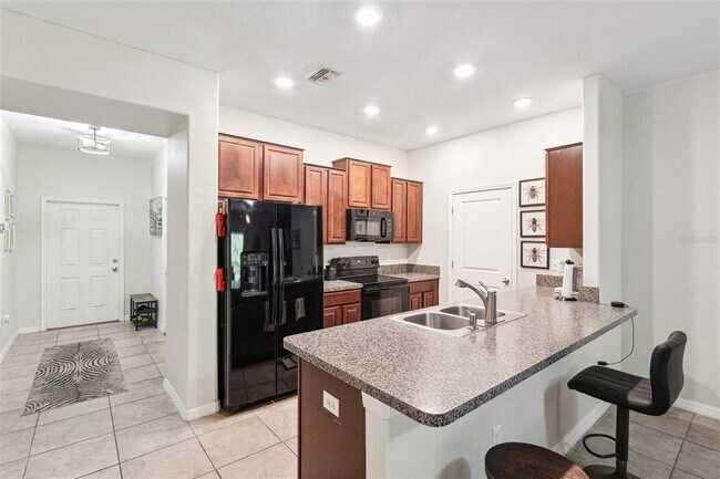 Building Photo - 10687 Lake Montauk Dr