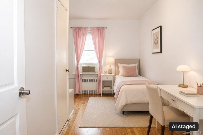 Building Photo - 121 Manhasset Ave