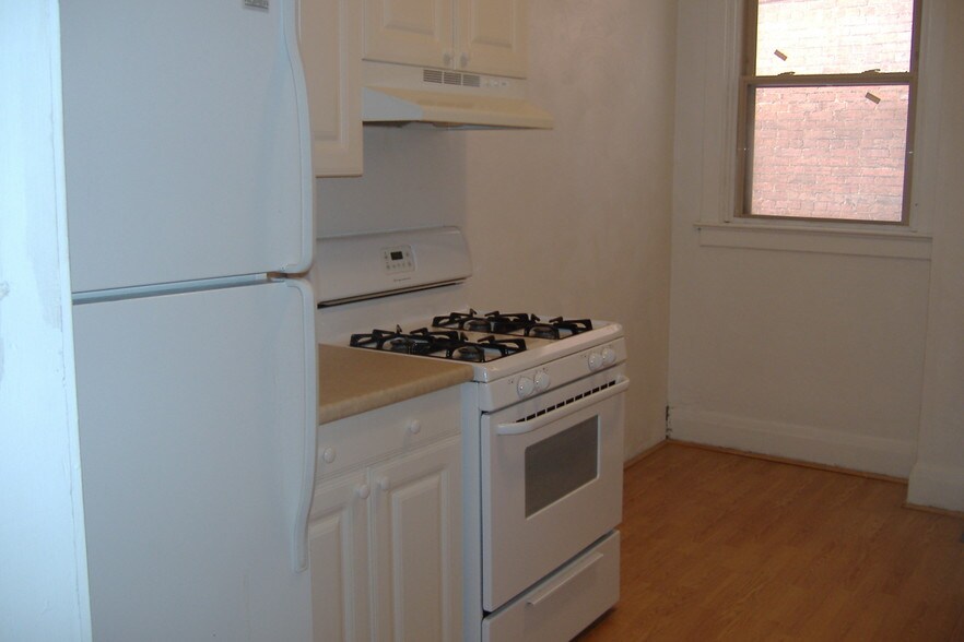 Building Photo - 3600 Dawson St