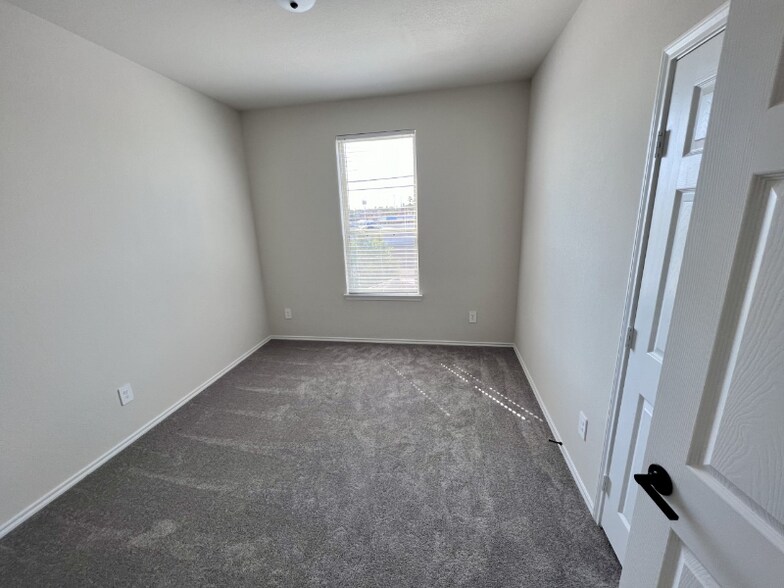 Building Photo - 10408 Marston Vineyard Dr