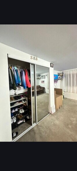 Building Photo - 7 Glenda Dr