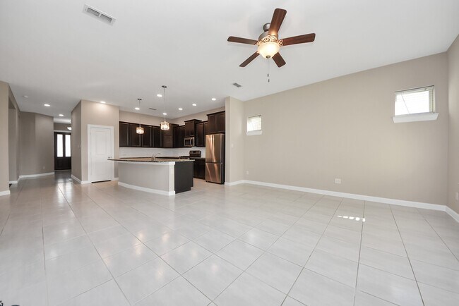 Building Photo - 8114 Silverspot Ln