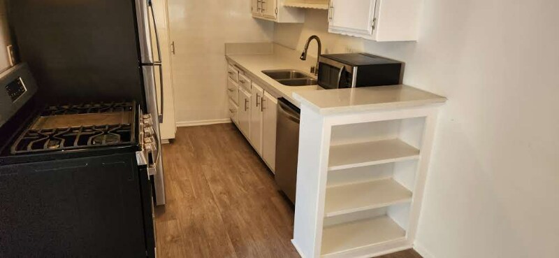 Building Photo - 545 Hayworth Ave