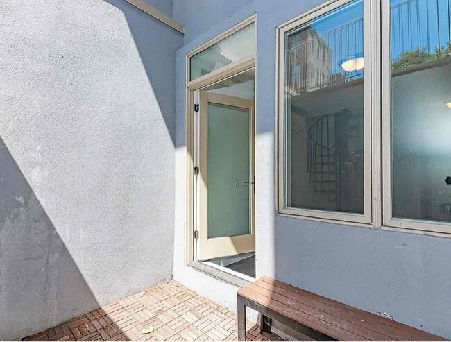 Building Photo - 871 Bergen St