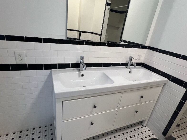 Building Photo - 108 2nd St SW