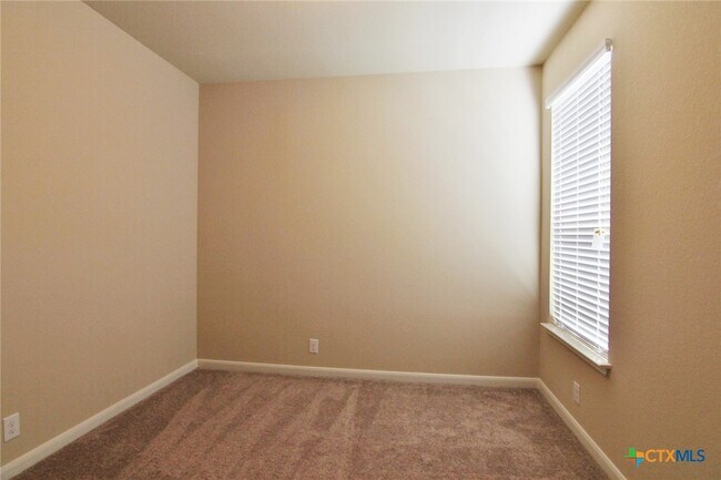 Building Photo - 1330 Ace Ranch St