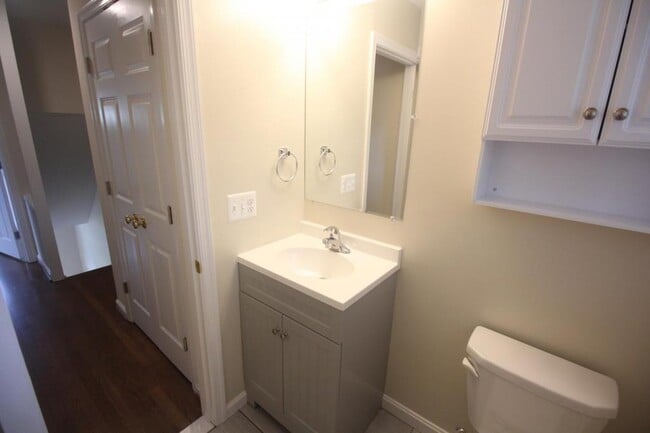 Building Photo - 10717 Maple St