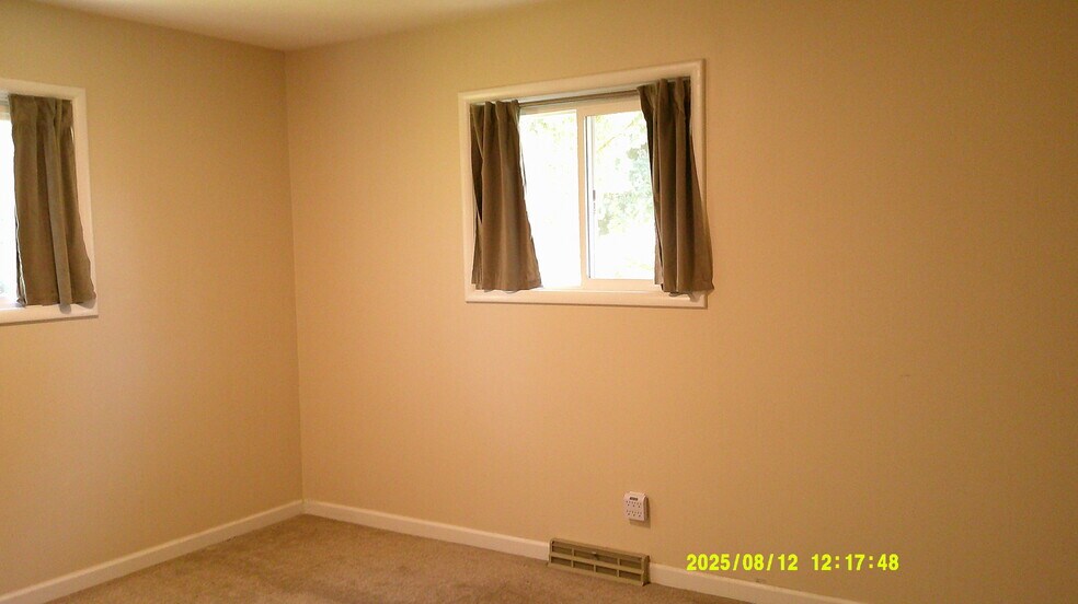 master bedroom - 1405 Main St