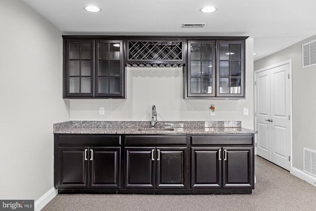 Building Photo - 1067 Prime Pl