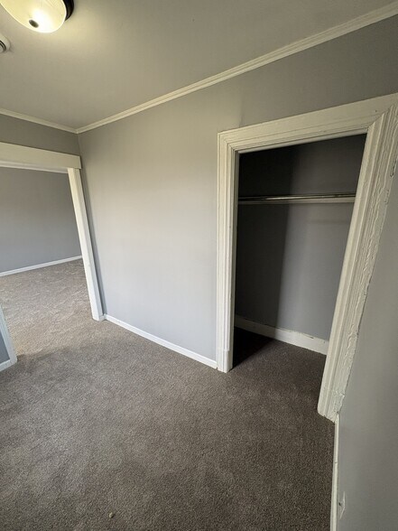 Building Photo - 2811 N Lyndale Ave