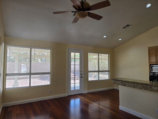 Building Photo - 8417 San Ramon Dr