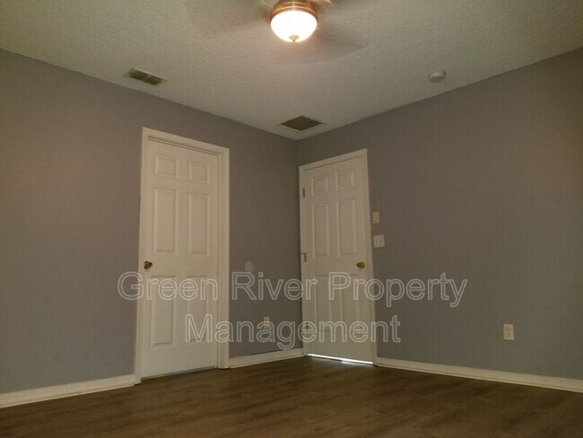 Building Photo - 837 Broxton St