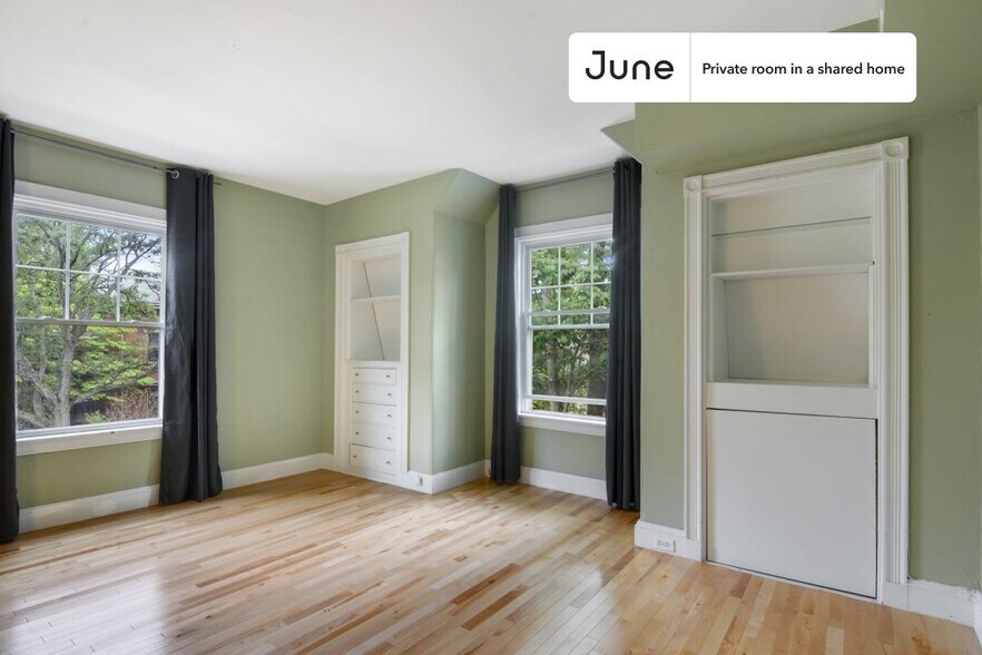 Building Photo - Room in Shared 7 bed/2.5 bath home