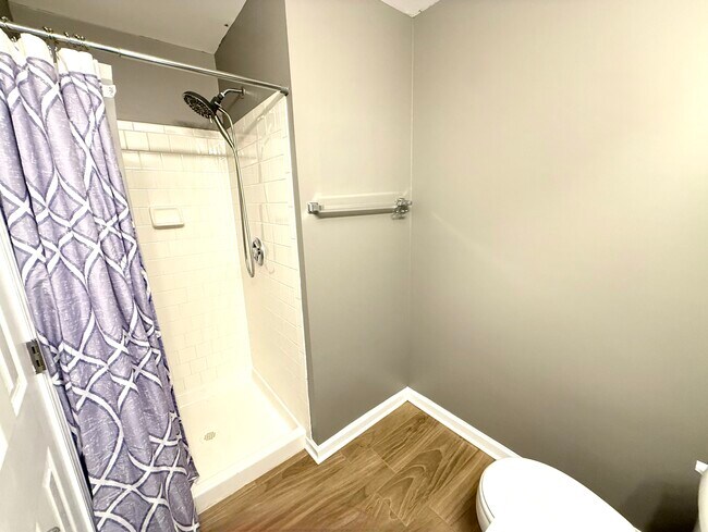 Building Photo - 1971 Darlington Loop