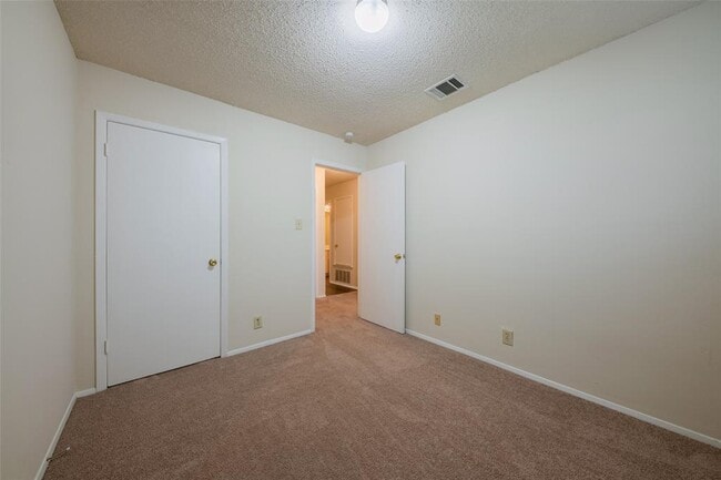 Building Photo - 2605 Brickford Cove