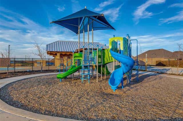 Building Photo - 900 Honey Maple St