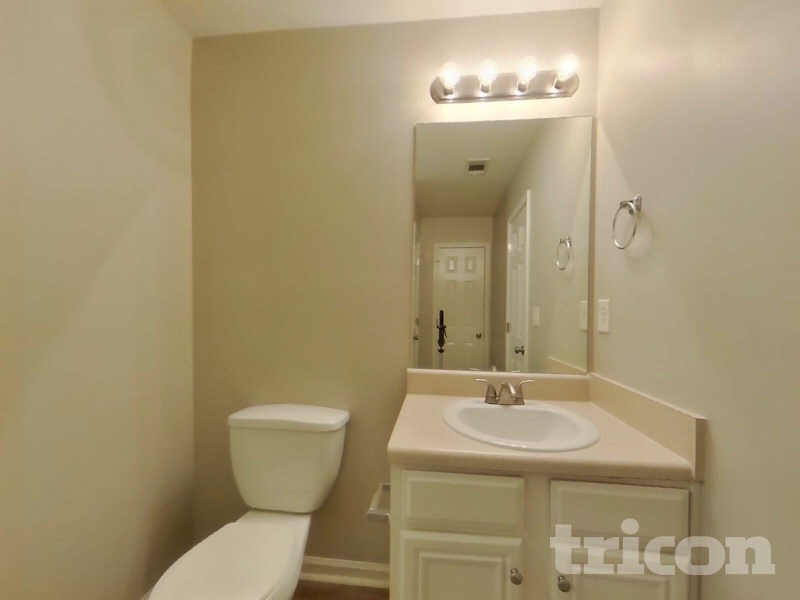 Building Photo - 128 Hidden Creek Dr