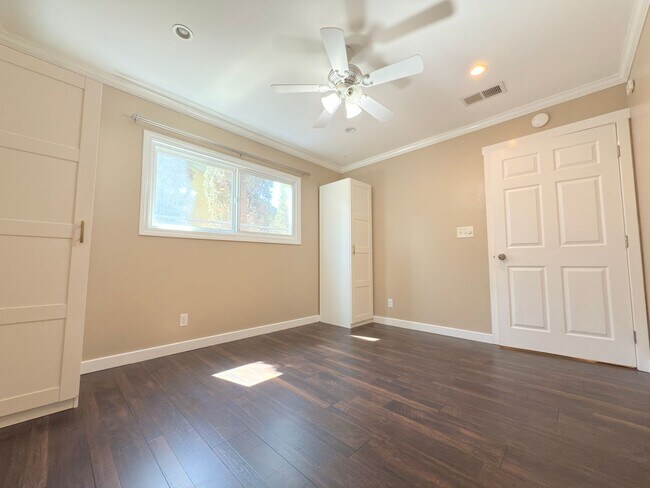 Building Photo - Spacious 4-Bedroom Home in Prime Santa Cla...