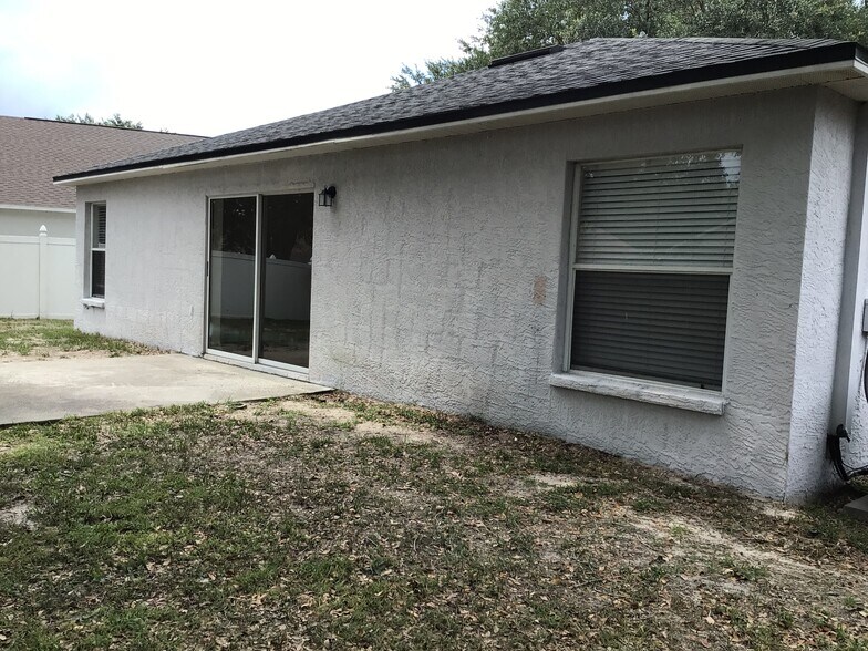 Building Photo - 715 Somerstone Dr