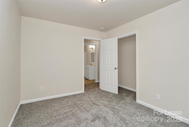 Building Photo - 518 Echodale Dr