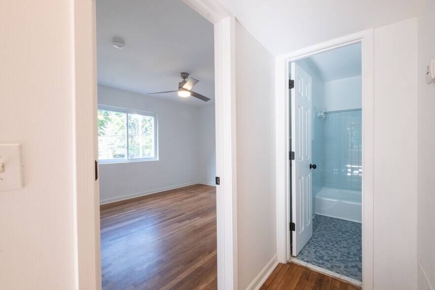 Building Photo - 1437 Lucile Ave SW