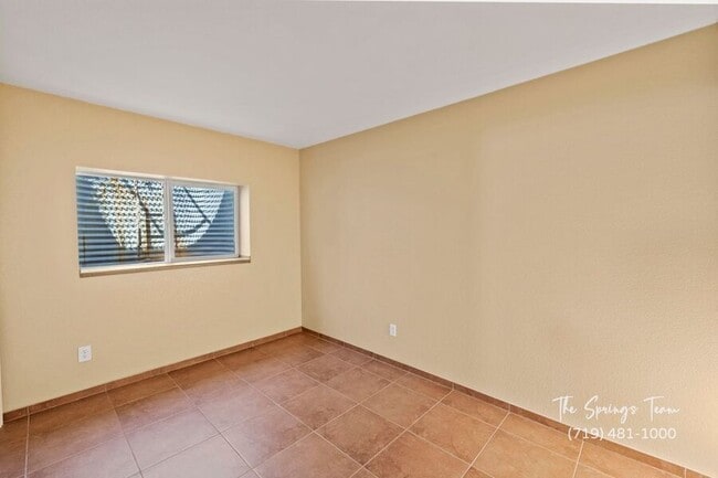 Building Photo - 5232 Solar Ridge Dr