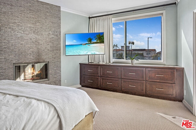 Building Photo - 318 26th St