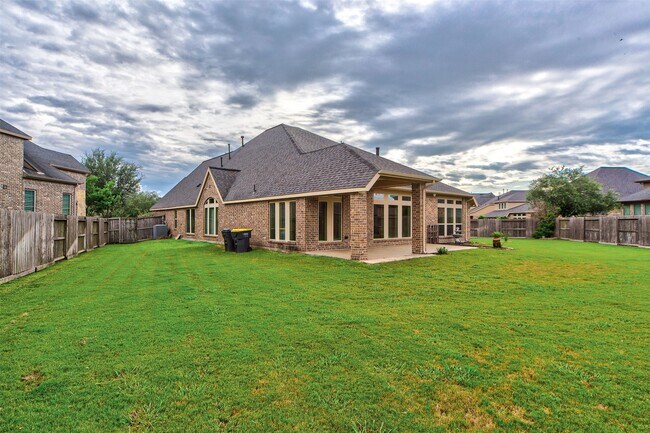 Building Photo - 27106 Cross Pointe Ct