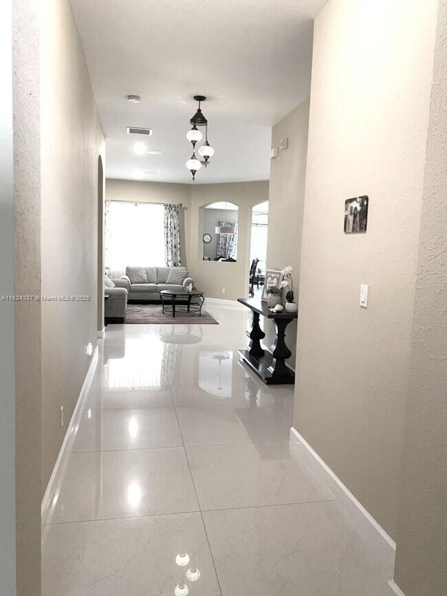 Building Photo - 4463 Rainbow Ave
