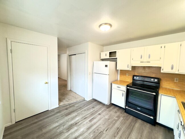 Building Photo - 173 S 900 W