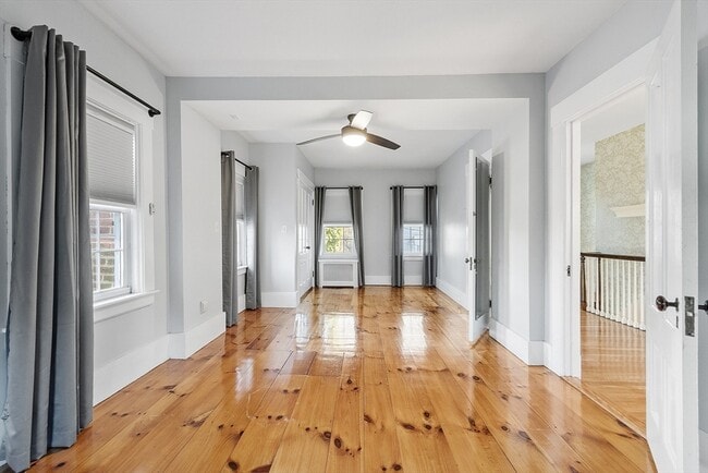 Building Photo - 14 Bacon St