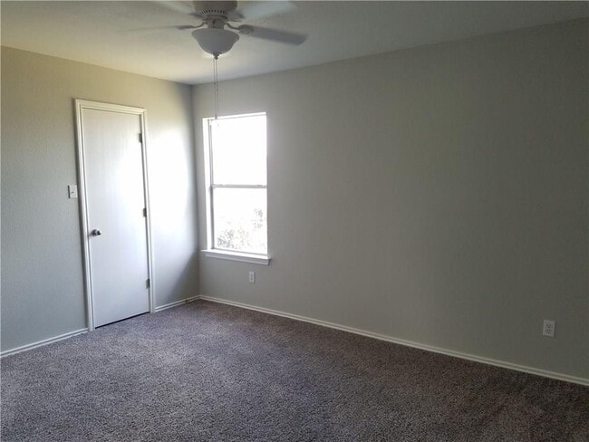 Building Photo - 650 Goldenrod St