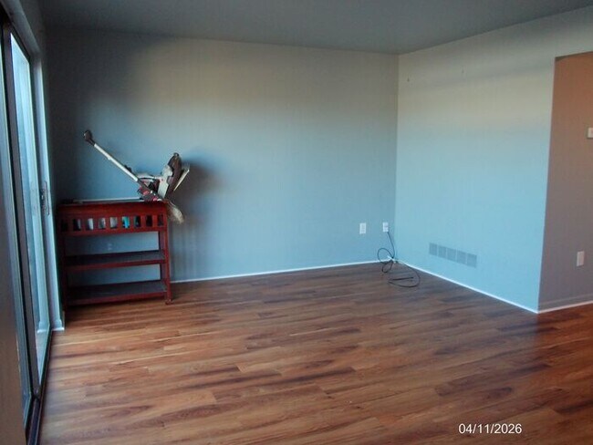 Building Photo - 50450 Bay Run N