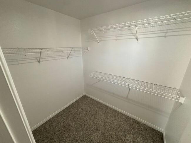 Building Photo - Beautiful 4Bed/3Bath/2Car home located between Summerlin/Providence area