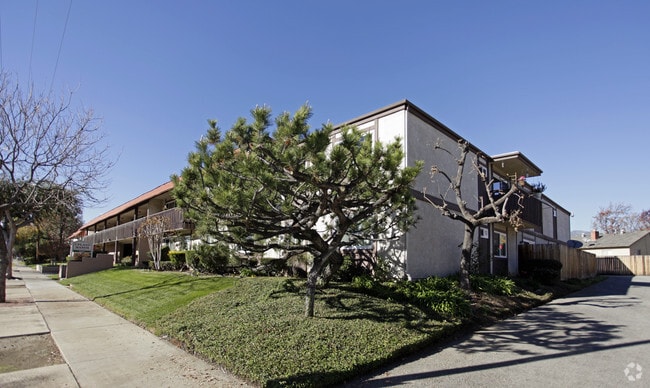 Building Photo - Upland Manor