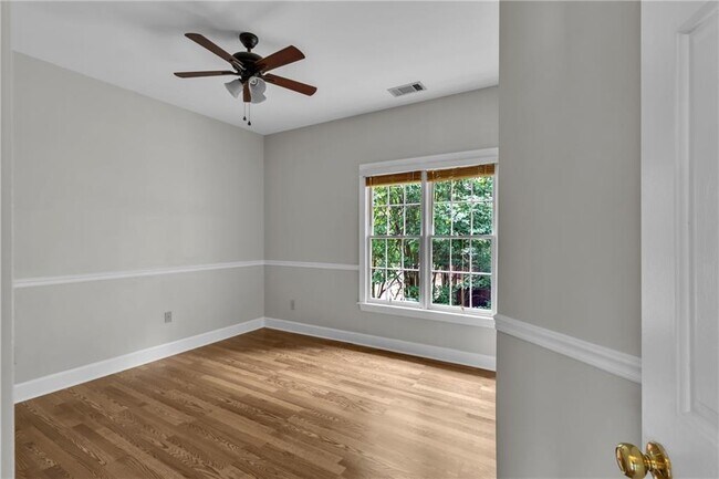 Building Photo - 1085 Castle Pointe Ln